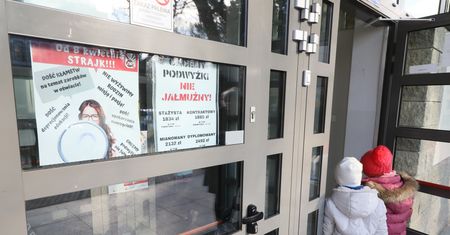 Strajk nauczycieli. Polacy są przeciwni, by odbywał się w czasie egzaminów