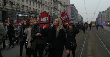 Aborcja - Polacy wyszli na ulice. Ich sprzeciw widać też w sondażu