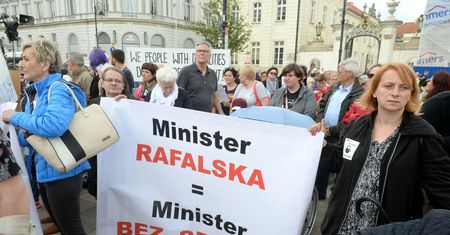 Hartwich o 500+ dla niepełnosprawnych: Musi zostać wpisane do renty socjalnej. Inaczej to upokorzenie
