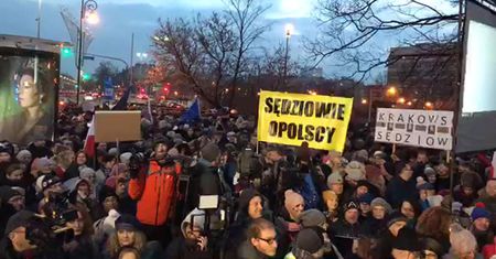 Demonstracje solidarności z sędziami w całej Polsce. "Robimy to dla wszystkich"