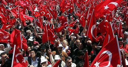 Turcy protestowali przeciwko proislamskiemu rządowi