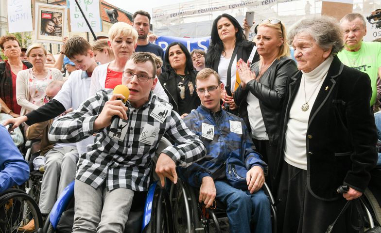 Osoby z niepełnosprawnościami protestowały w ubiegłym roku w Sejmie - wówczas bezskutecznie.