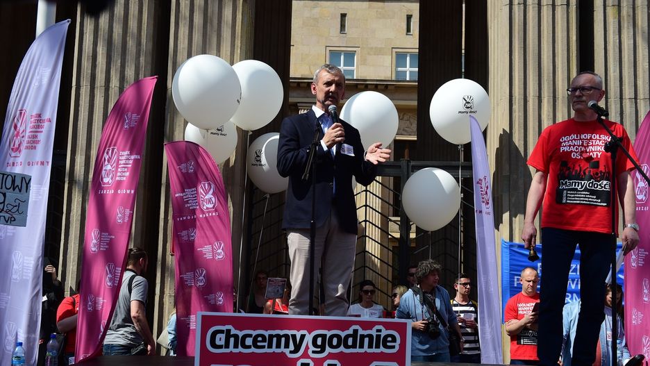 Dziś wielka manifestacja w Warszawie. Tysiące nauczycieli przyjechało po 1000 zł podwyżki