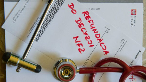 Lekarze rozpoczęli protest przeciwko umowom z NFZ uprawniającym do wypisywania recept na leki refundowane.
