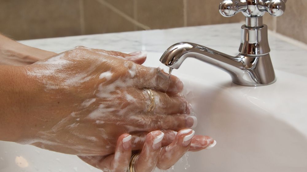 mycie rąk łazienka