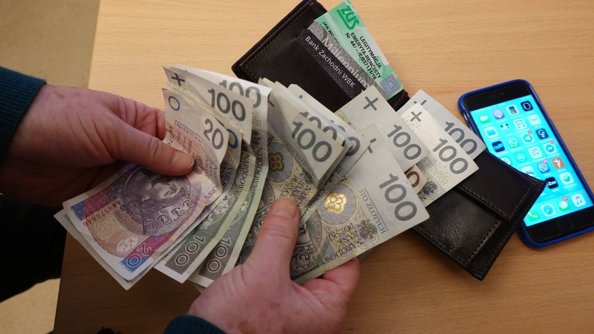 Pieniądze z OFE mają trafić na indywidualne konta Polaków.