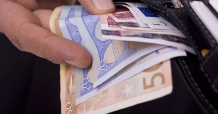 Koszty życia rosną i dobijają Europejczyków