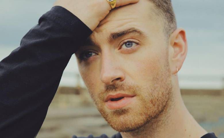 Sam Smith dostał szokujący prezent! Niegrzeczny upominek od razu zniknął ze sklepów!