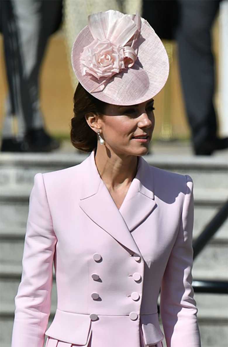 Księżna Kate wybrała stylowy kapelusz, garden party 2019