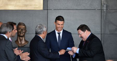 Sieć kpi z popiersia Ronaldo. Jak pokraka z "Goonies"