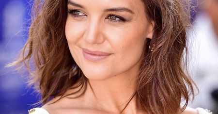 Katie Holmes pozuje w sukni ślubnej. Fani odebrali to jednoznacznie: „Chcesz nas o czymś poinformować?”