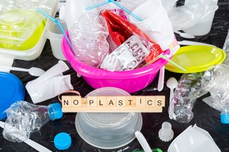 Zanieczyszczenie plastikiem. Najwięcej zużywamy go do produkcji toreb wielokrotnego użytku
