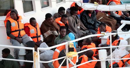 Statek Lifeline dotarł na Maltę. Na pokładzie 233 migrantów