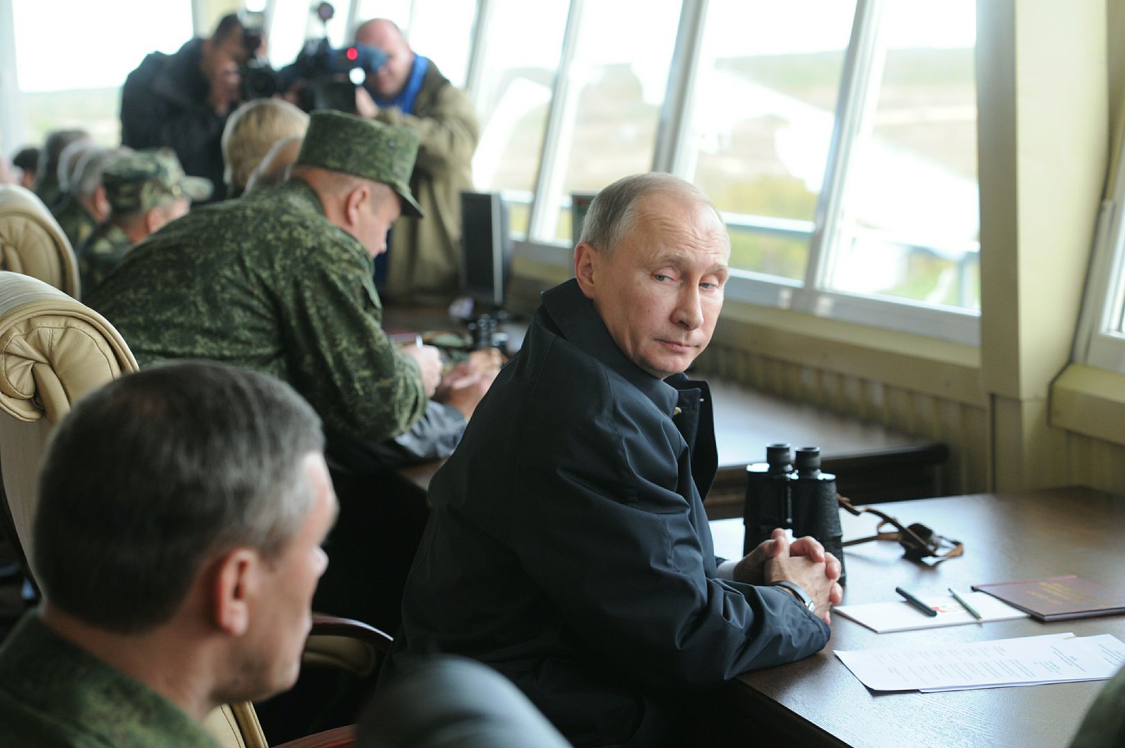 Władimir Putin podczas rosyjsko-białoruskich manewrów w obwodzie kaliningradzkim w 2013 r.
