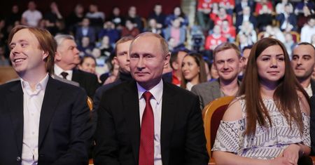 Władimir Putin nie ma konkurenta. Ostatni sondaż przed wyborami