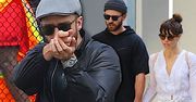 Justin Timberlake drażni paparazzi. Najpierw "celował" w nich dłonią, a gdy przyłapali go z Jessicą Biel… Niewiarygodne!