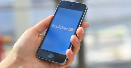 Śledzisz gwiazdy muzyki na Twitterze? To może ci pomóc w tym quizie