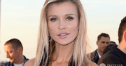 Joanna Krupa na imprezie Martini! Pokazała nogi w kusej i bardzo obcisłej mini