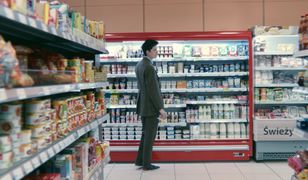 Kanapka i kwiatek po aborcji. Z polskiego sklepu. Mogliście przegapić to w "Sex education"