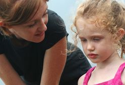 Wciąż wciskamy dziewczynki w różowe sukienki i obowiązek bycia matką