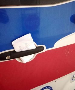 "Samozwańczy szeryf" w akcji. "Pouczył" ratownika z karetki