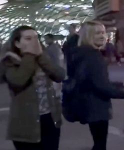 Koreańczycy kręcą w Warszawie reality show. Reakcja polskich nastolatek zaskoczyła nawet ich