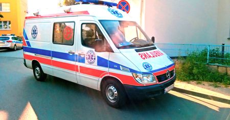 Jak pomóc osobie, która zemdlała. Trzeba natychmiast zareagować