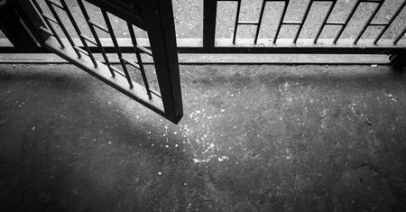 Skazani za zabójstwo wychodzili na przepustki nawet 90 razy. Niektórzy wtedy mordowali