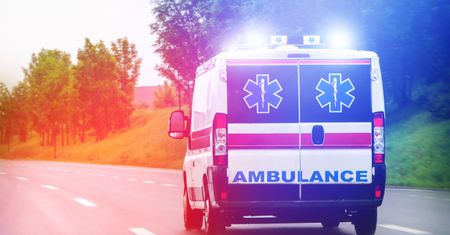 Dwa poważne wypadki na drodze krajowej nr 15. Dziesięć osób jest rannych