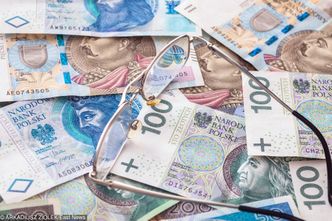 "Trzynastka" dla emerytów i rencistów. W jakiej kwocie i kiedy będzie wypłacane świadczenie?