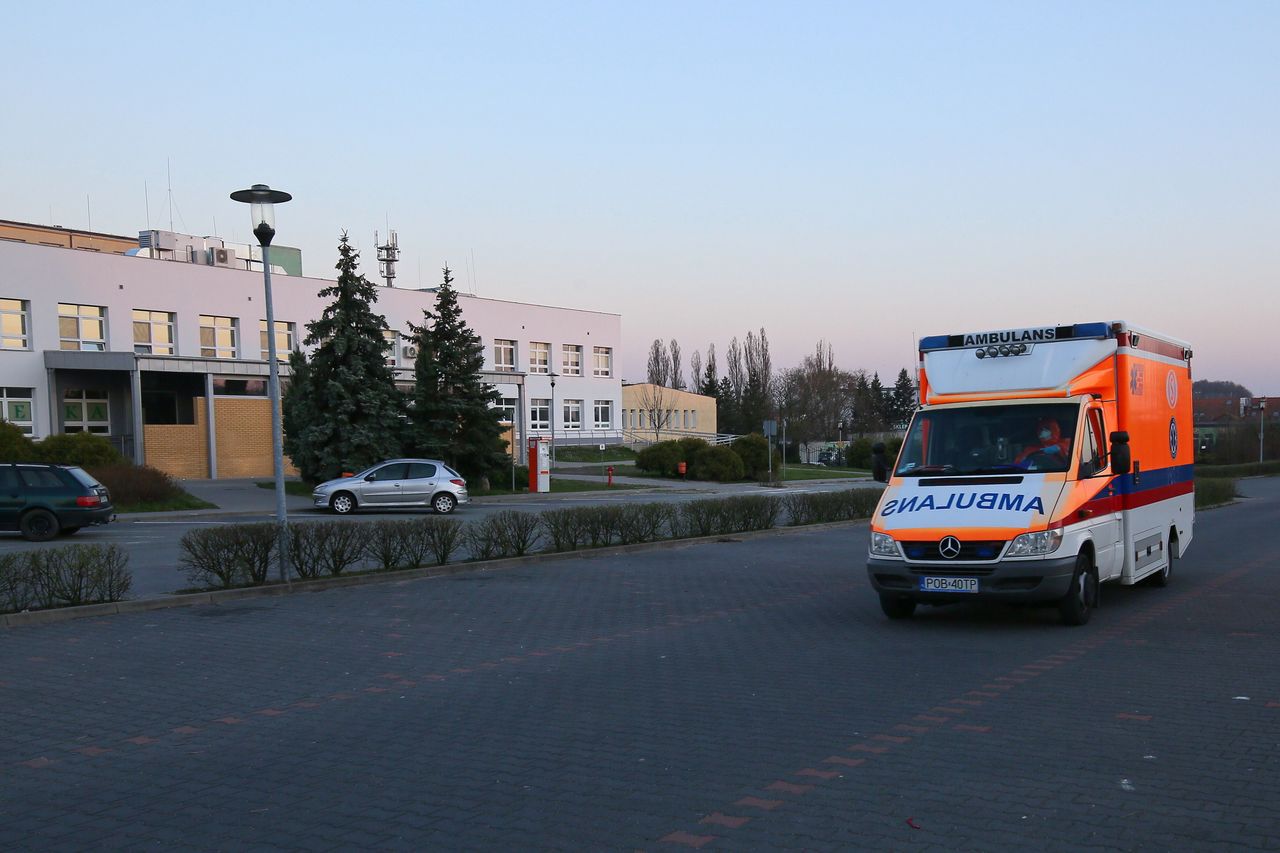 O krok od dramatu w Sosnowcu. Roczne dziecko wypadło z okna