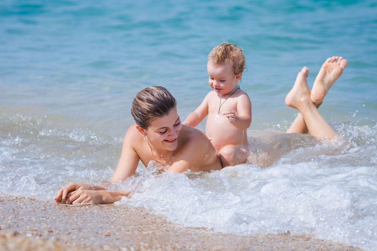 Kiedy mama jest naga. "Udawanie, że dzieci się nie interesują seksem, to próby zawracania kijem Wisły"