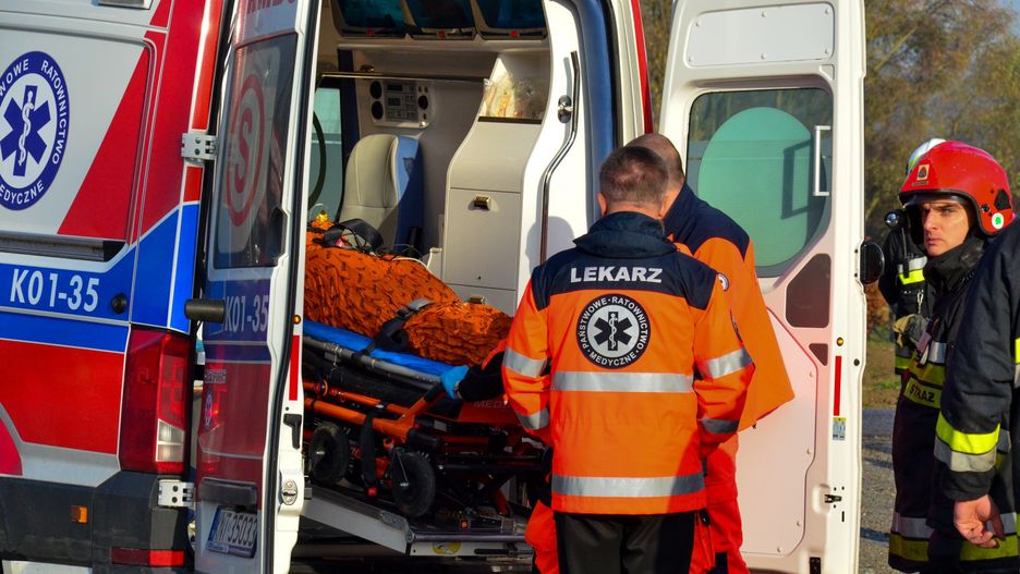 Tragedia w Kętach. Starsze małżeństwo potrącone na pasach (zdjęcie ilustracyjne)