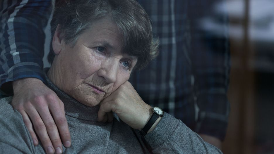 Nadopiekuńczy rodzice tłumaczą swoje zachowanie troską