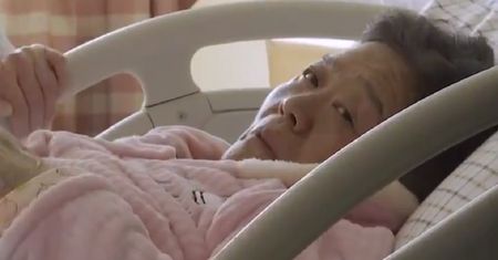 Urodziła dziecko w wieku 67 lat. "Naturalna ciąża"