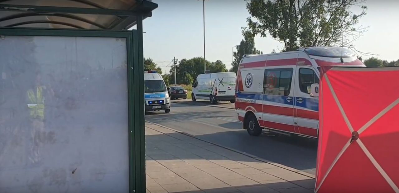 Łódź. Tragiczny wypadek. Autobus przytrzasnął kobietę, zginęła pod kołami