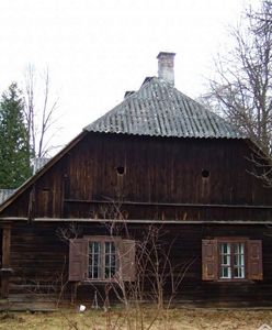 Warszawa. Nowe oblicze starego budynku. XIX wieczna leśniczówka do remontu