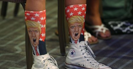 Skarpetki w... Donaldy Trumpy. Moda hipsterów wchodzi do polityki