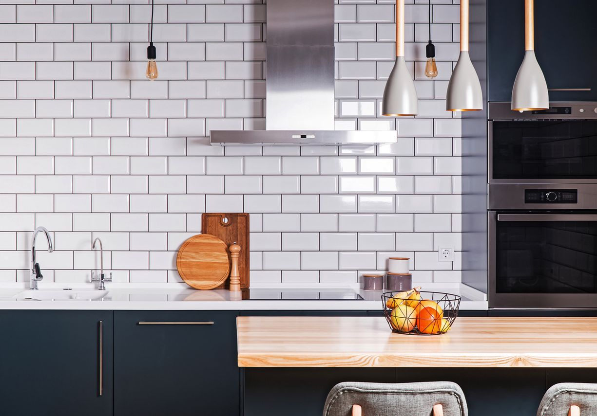 Płytki do kuchni na ścianę – nowoczesne kafelki w różnych stylach