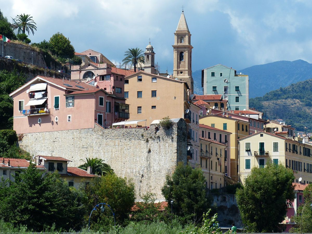 Włosi oddają za darmo ponad 100 zabytkowych budowli