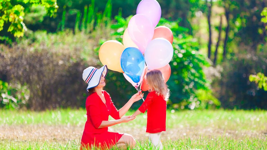Dzień Matki – życzenia i wierszyki. Święto mam w Polsce wypada w niedzielę, 26 maja. Skorzystaj z naszej listy najpiękniejszych życzeń