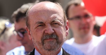 Ryszard Legutko wypytywany o przeszłość. Aluzje do Ryszarda Terleckiego o "zpsieniu"