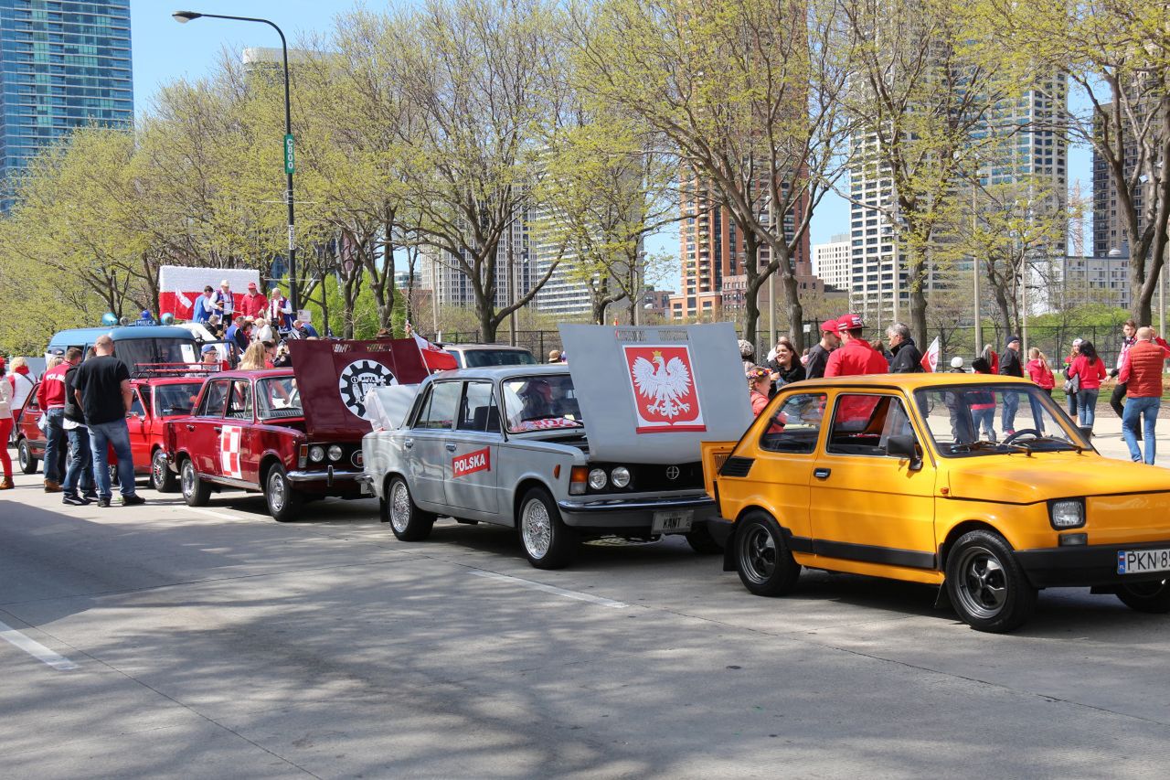 Polskie samochody w Chicago - galeria zdjęć