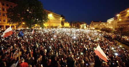 CBOS: połowa Polaków nie popiera protestów przeciwko reformie sądownictwa