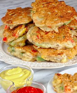 Kotlet z kurczaka w cieście naleśnikowym z warzywami