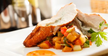 Schab faszerowany pieczarkami