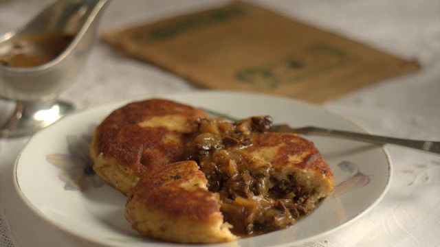 kotlety ziemniaczane z farszem grzybowym