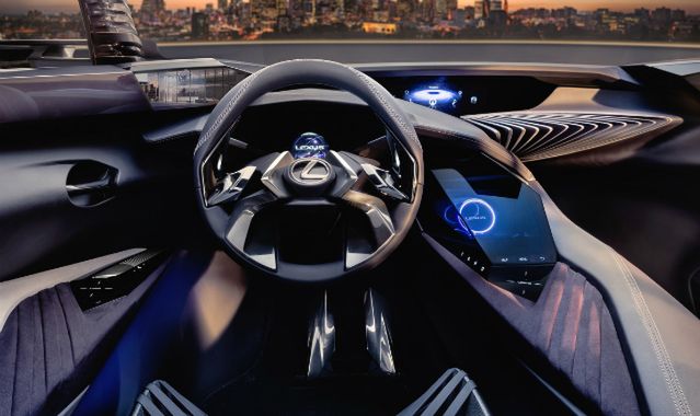 Lexus UX - Tego we wnętrzu samochodu jeszcze nie było