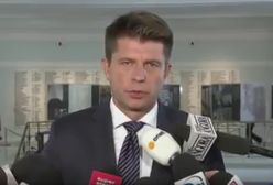"Obrus"? "Właz"? Internauci znów nabijają się z Petru