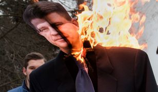 Wszechpolacy z Białegostoku spalili kukłę Petru. "Oczekuję reakcji"